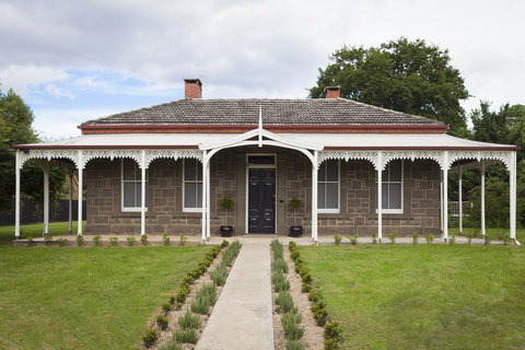 The Manse On Ebden - Renee 0