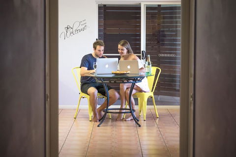 The Martyn Budget Apartment (no A/c) - Renee 1