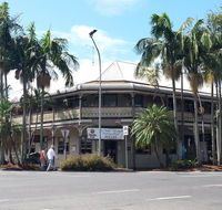 The Middle Pub - Qld Realsetate