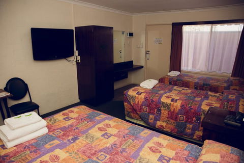 The Miners Rest Motel - Swimm 2