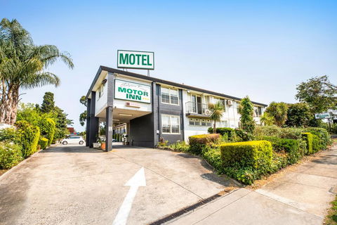 The Mulgrave Motel - Under New Management - Formerly Mulgrave Court Motor Inn - Swimm 0
