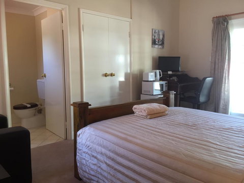 The Nosh & Nod - Howick Street - Renee 3