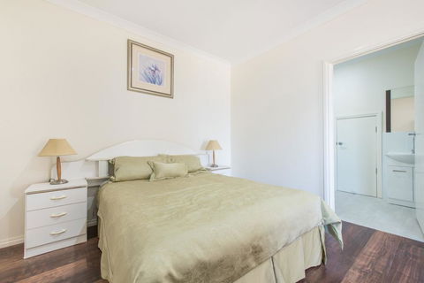 The Oasis - 6 Turnberry Drive, Links Lady Bay - Renee 2