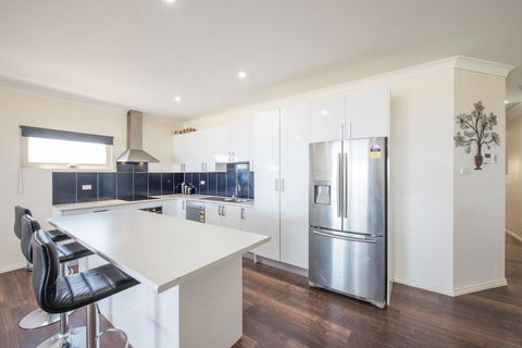 The Oasis - 6 Turnberry Drive, Links Lady Bay - Renee 3