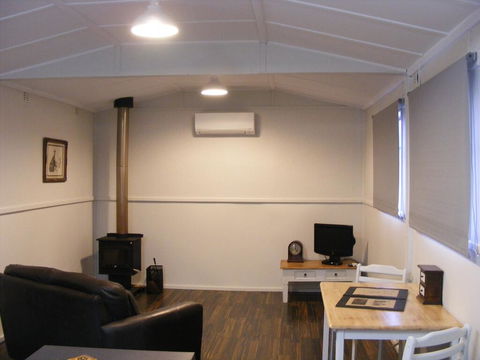 The Old School House BnB - Renee 0