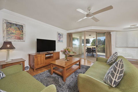 The Palms 2 @ Clarkes Beach - Swimm 0