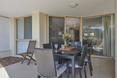 The Palms 2 @ Clarkes Beach - Swimm 2