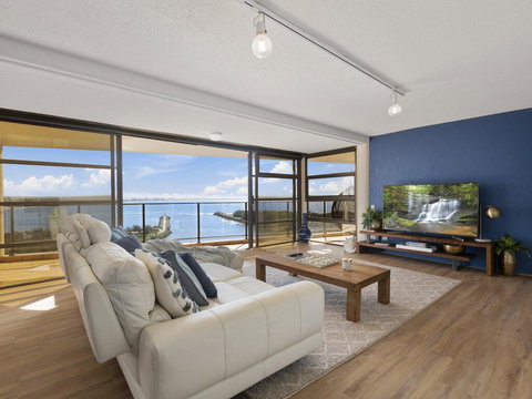 The Penthouse @ Point Cartwright - INSTANT HOTEL WINNER 2019 - Renee 1