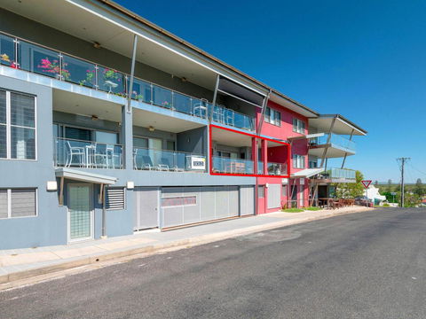 The Pilotage 2 - On Clarence Street - Renee 2