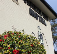 The Pioneer Way Motel - Swimm
