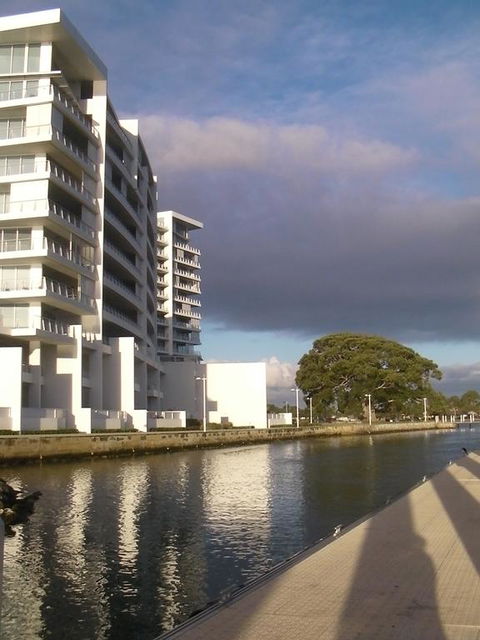 The Point Mandurah Apartment - Swimm 3