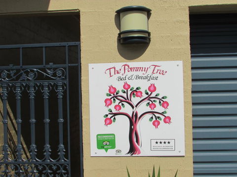 The Pommy Tree - Renee 1