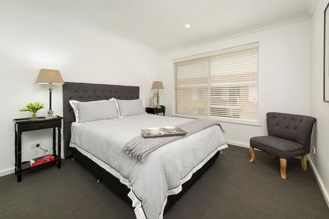 The Provincial - Central & Sophisticated - Renee 3