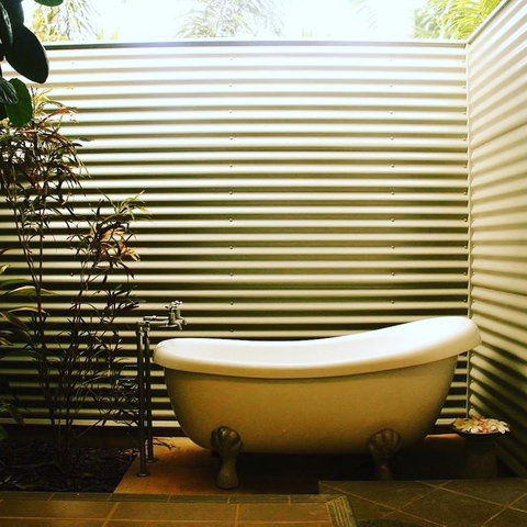 The Quarters Self Contained Bungalow - Internet Find 3