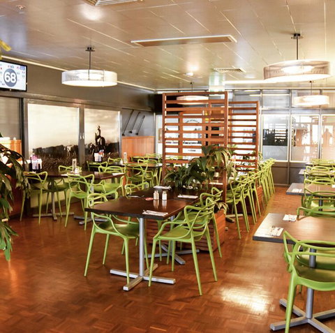 The Queensland Hotel - Swimm 1