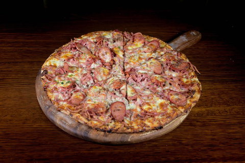 The Queensland Hotel - Swimm 2