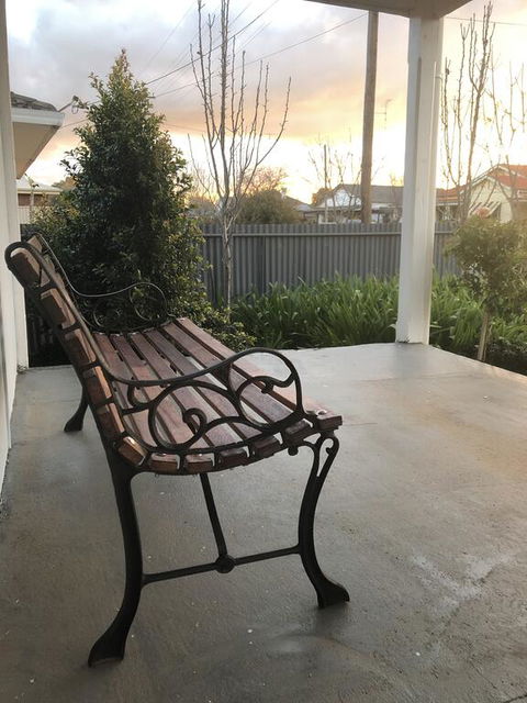 The Rested Guest 3 Bedroom Cottage West Wyalong - Renee 2