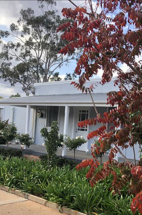 The Rested Guest 3 Bedroom Cottage West Wyalong - Renee 3