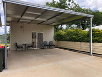 Business in Clermont QLD Renee Renee