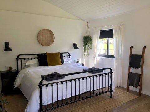 The Retreat - Renee 0