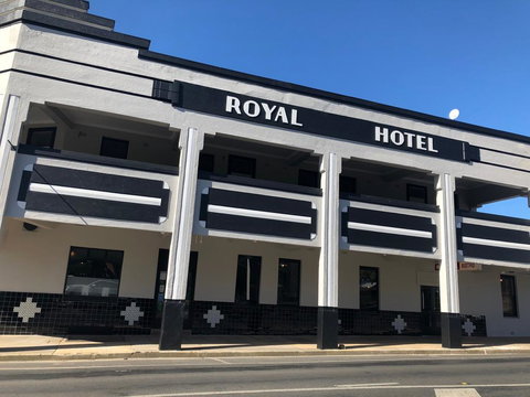 The Royal Hotel, Drouin - Renee 1