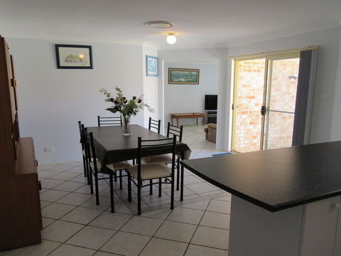 The Salamander', 99 Salamander Way - Aircon & Large Yard For Kids - Renee 3