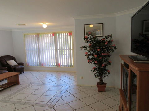 The Salamander', 99 Salamander Way - Aircon & Large Yard For Kids - Renee 1