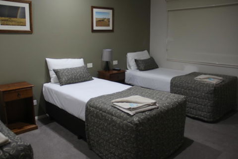 The Saltbush Motor Inn - Renee 3