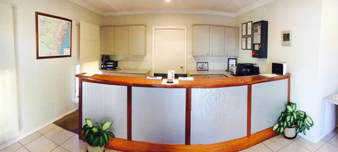 The Saltbush Motor Inn - Renee 1