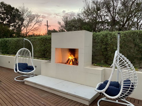 The Sanctuary: Stunning. Hot Tub Spa + Linen - Internet Find 2