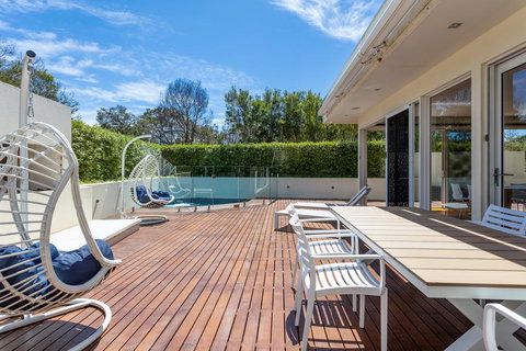 The Sanctuary: Stunning. Hot Tub Spa + Linen - Internet Find 1