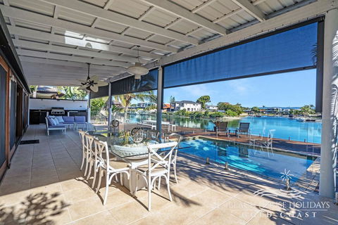 The Savoy Beach House - Swimm 2