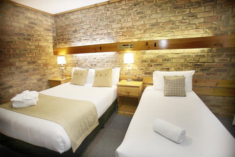 The Settlement Historic Hotel - Internet Find 1