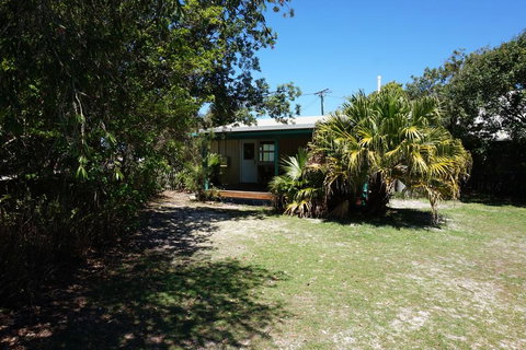 The Shack - Rainbow Beach, The Ultimate Beach Shack, 200m To Beach - Renee 3