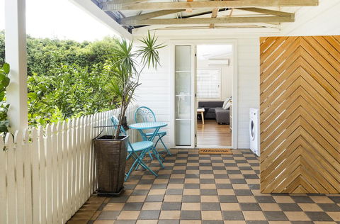 The Shed On Moloney - Petrol Stations 1