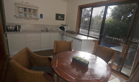 The Shingles Riverside Cottages - Qld Realsetate 2