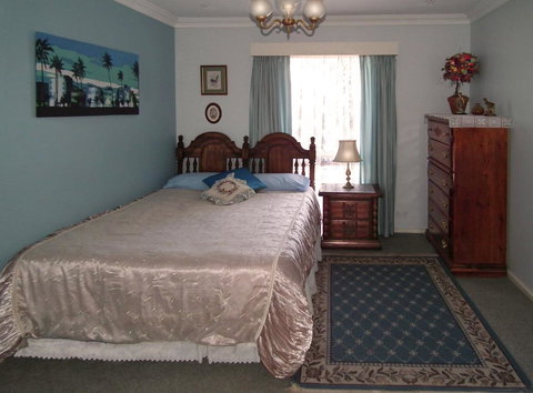 The Spanish Retreat And BnB - 24 Hrs - Internet Find 1