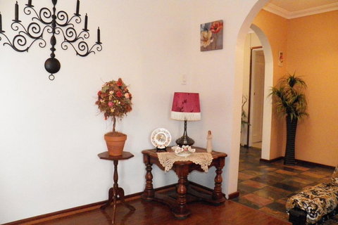 The Spanish Retreat And BnB - 24 Hrs - Internet Find 2