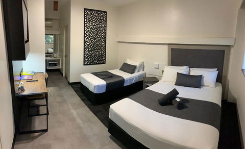 The Stuart Hotel-Motel - Petrol Stations 3