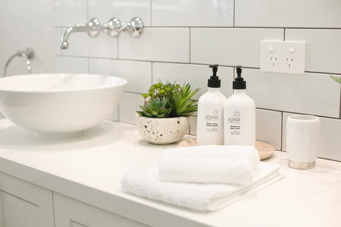 The Summer House Retreat Torquay - Swimm 0