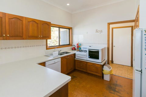 The Sun And The Sea In Hervey Bay - Renee 1