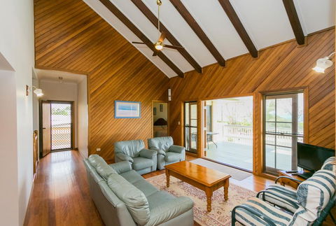 The Sun And The Sea In Hervey Bay - Renee 2