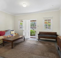 THE TEACHERS COTTAGE - Swimm