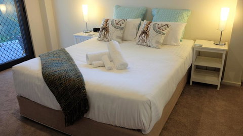 THE TIN SHED Couples Accommodation At Bay Of Fires - Renee 2