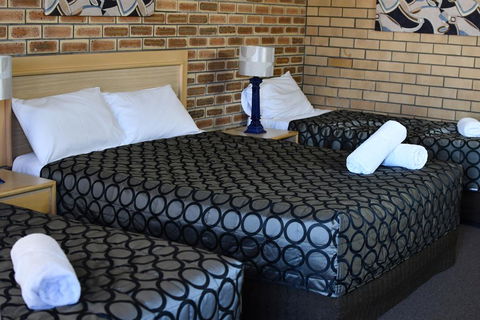 The Town House Motor Inn - Renee 3