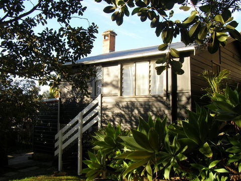 The Tree House, 6 Gowing Street - Internet Find 2
