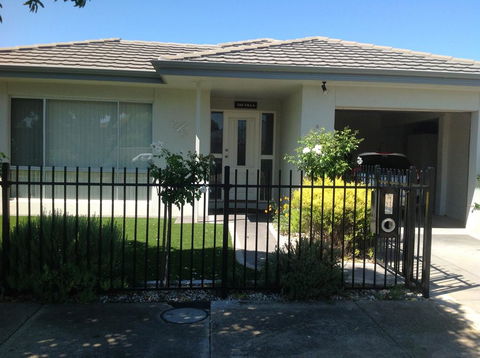 The Villa Kyabram - Renee 0