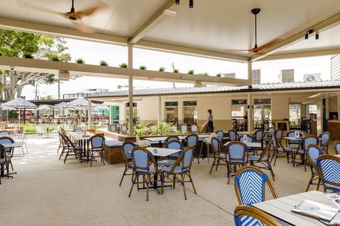 The Waterloo Bay Hotel - Renee 2