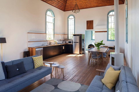 The Welsh Church - Swimm 2