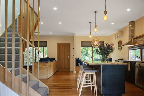 The Wooden House At 30 Delany - Renee 2